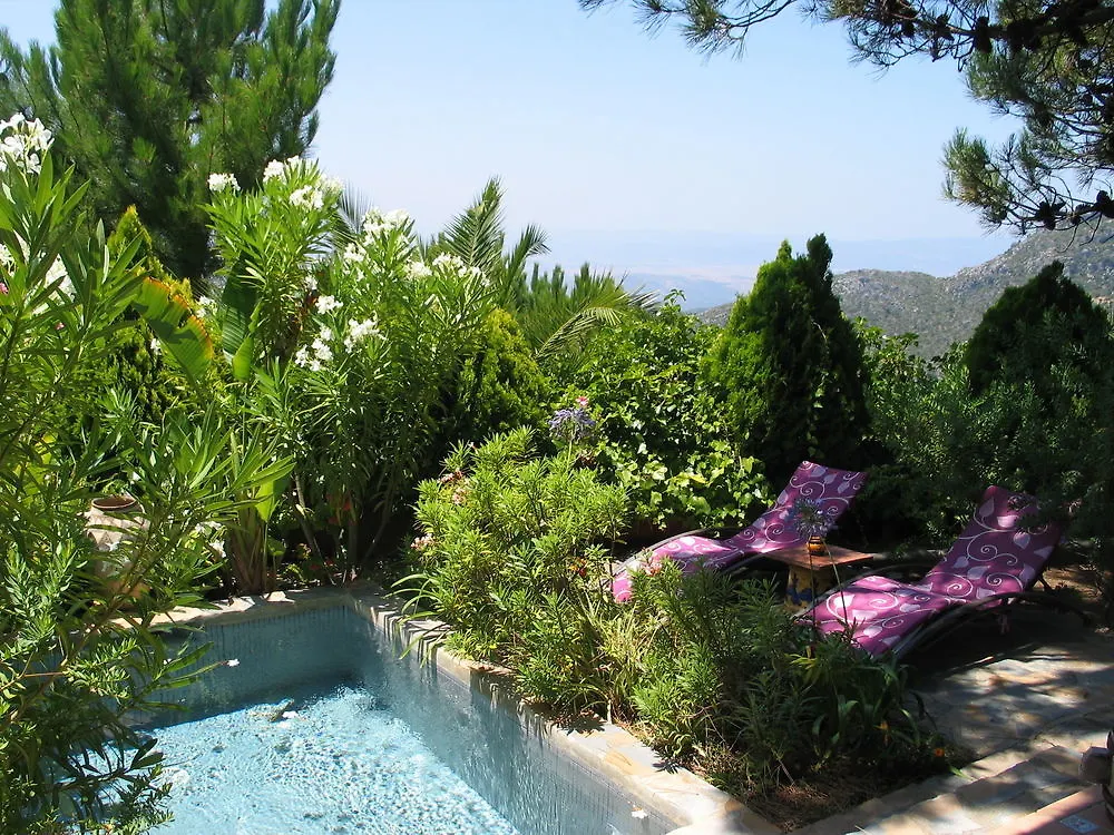 Ddg Retreat Hotel Casares
